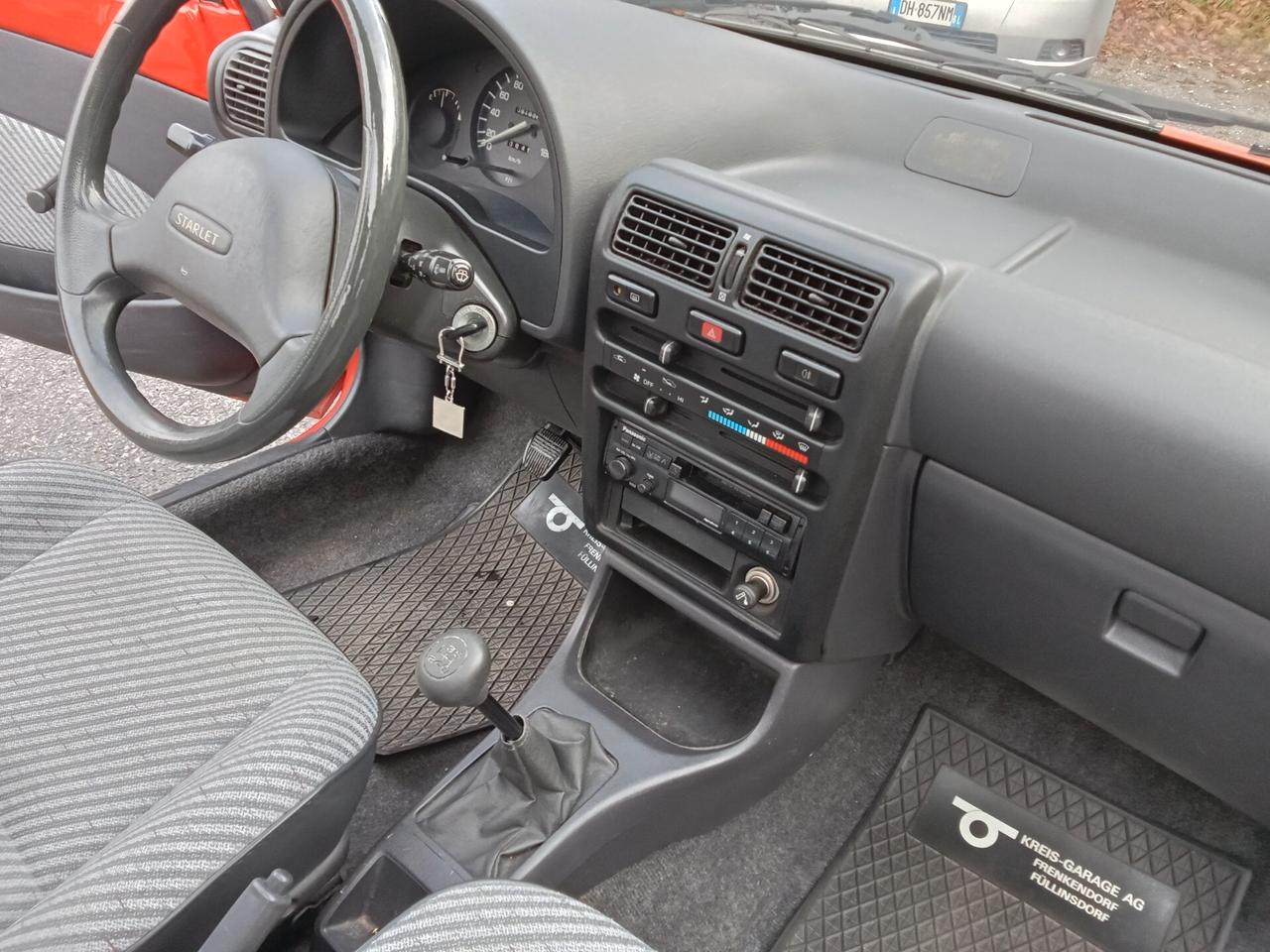 Toyota Carina E 1.6 16V cat Liftback XLi