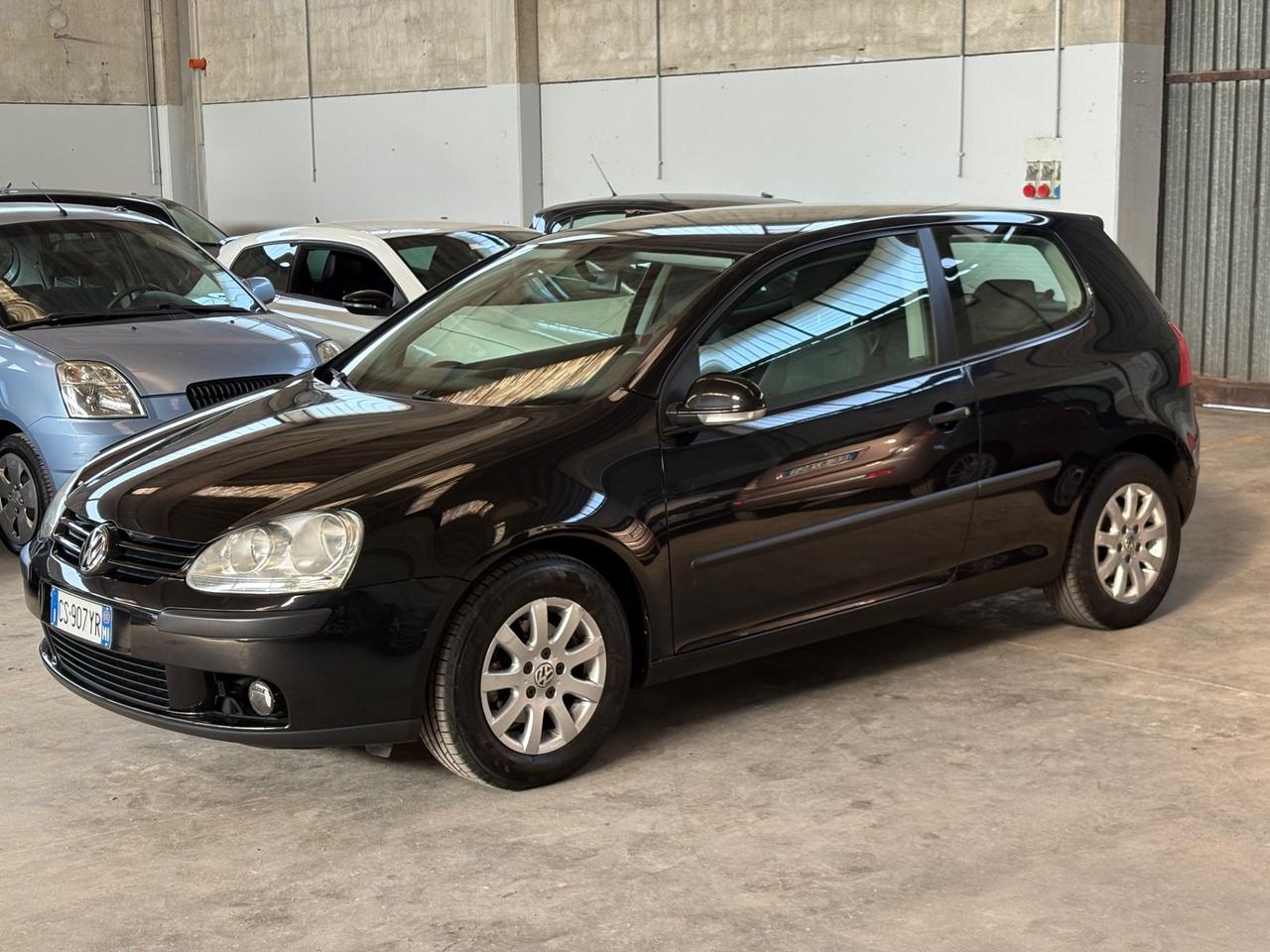 Volkswagen Golf 1.6 16V FSI 5p. Sportline