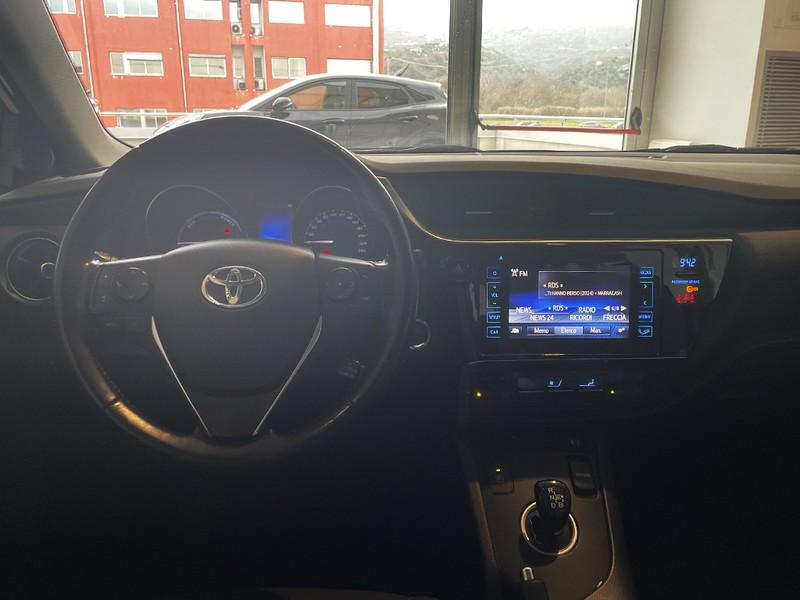 Toyota Auris 1.8h active cvt