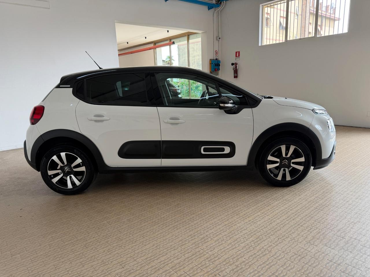 Citroen C3 1.2 83cv Shine Km43000 Neopatentati Bicolore