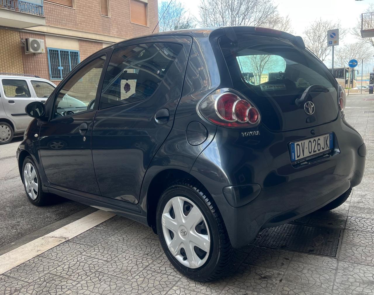 Toyota Aygo 1.0 12V VVT-i 5 porte Now