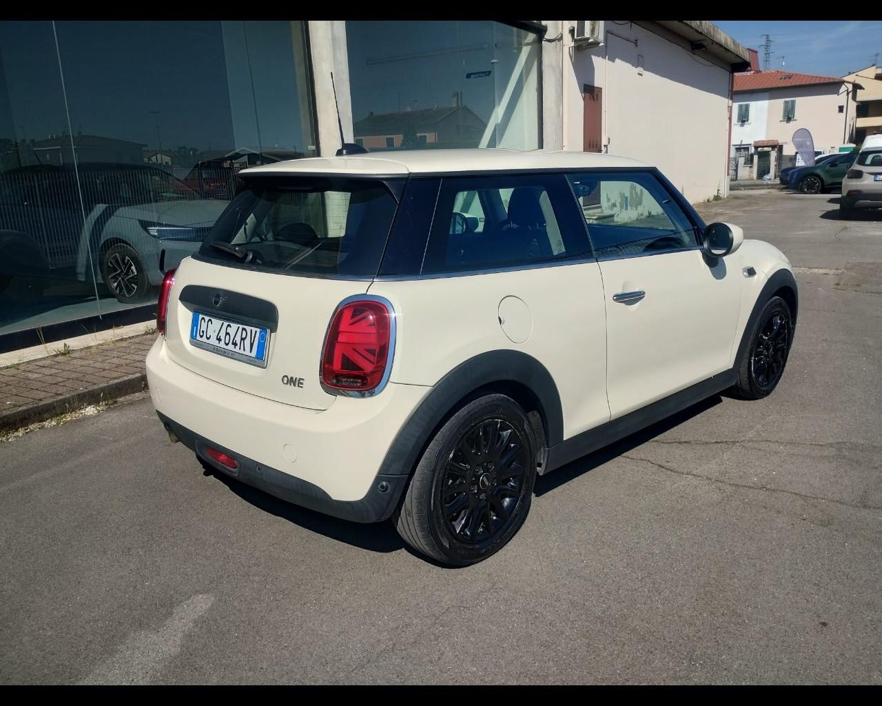 MINI Mini IV F54-F55-F56-F57 - Mini 3p 1.5 One Baker Street 75cv