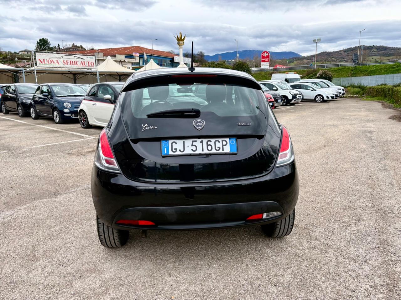 Lancia Ypsilon 1.0 70Cv FireFly 5 porte Hybrid Silver