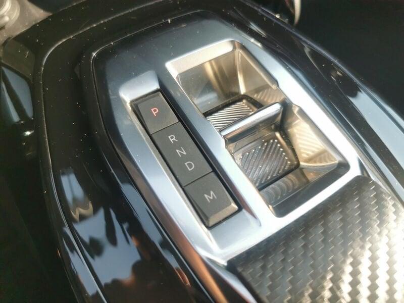 Peugeot 2008 Hybrid 136 e-DCS6 GT auto