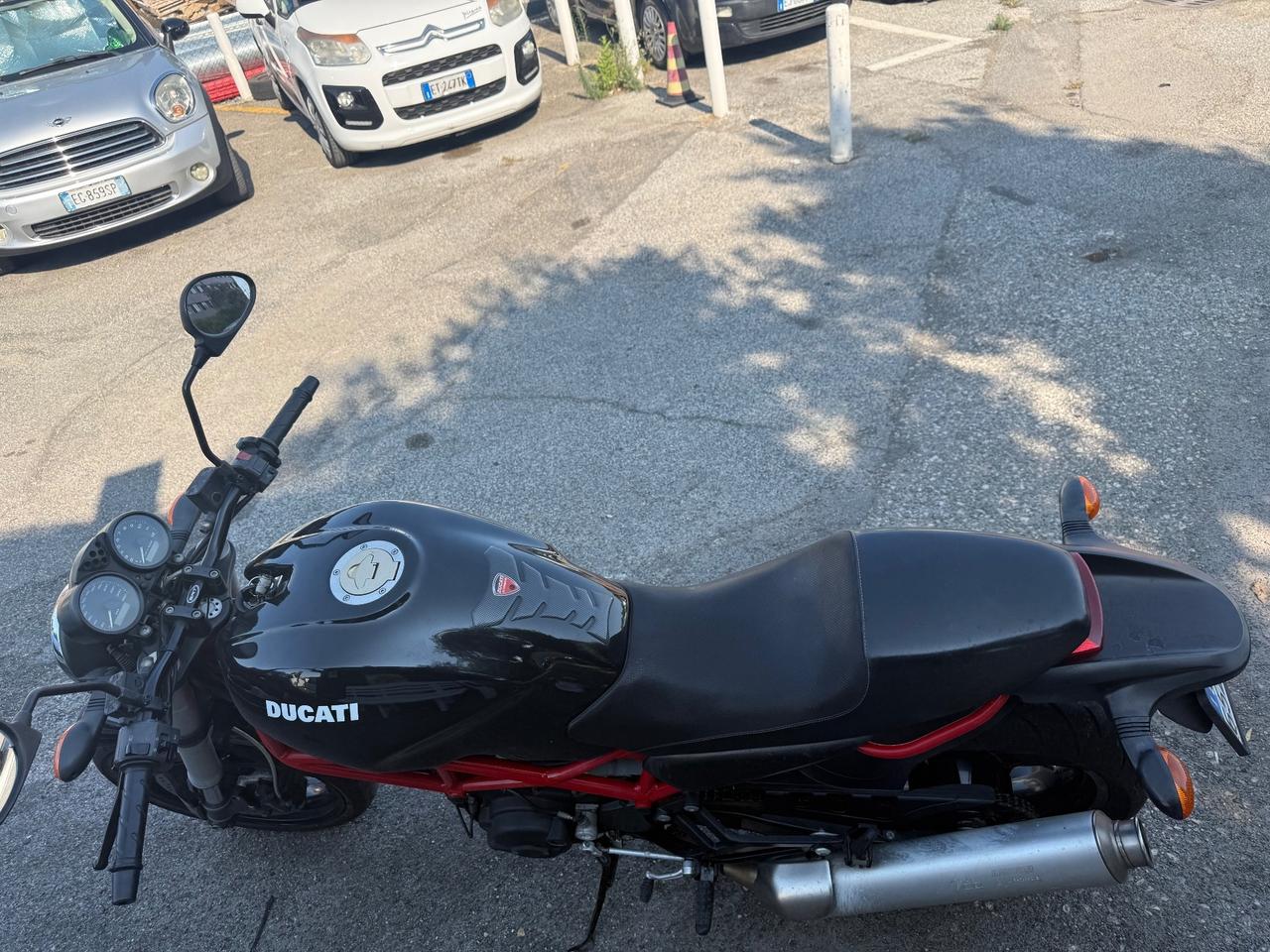 Ducati Monster 696