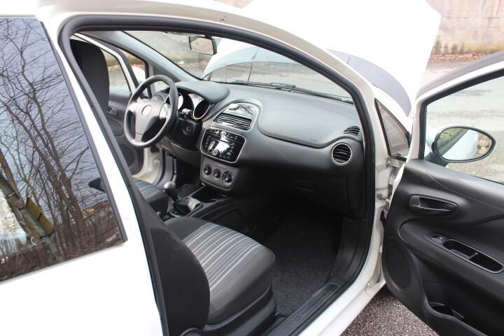 Fiat Punto Evo 1.3 Mjt 75 CV DPF S&S Dynamic 8 GOMME ESTIVE\TERMICHE