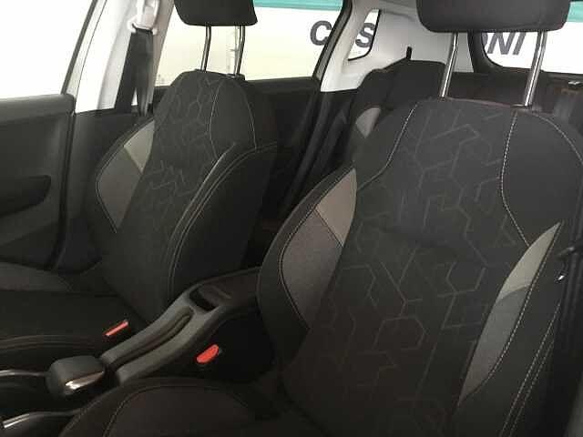 Peugeot 2008 Active 1.2 PureTech 82 cv - Usata
