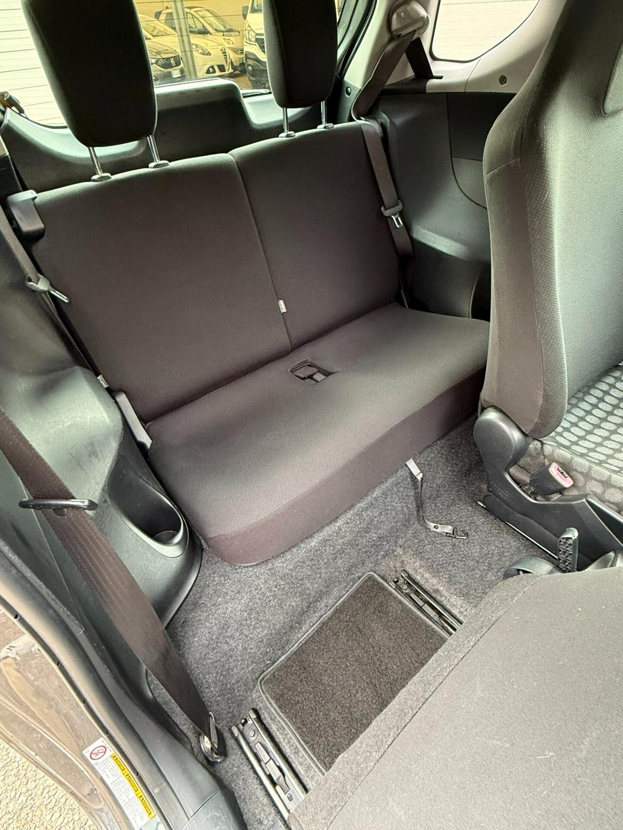 Toyota iQ 1.0 Lounge 4 Posti