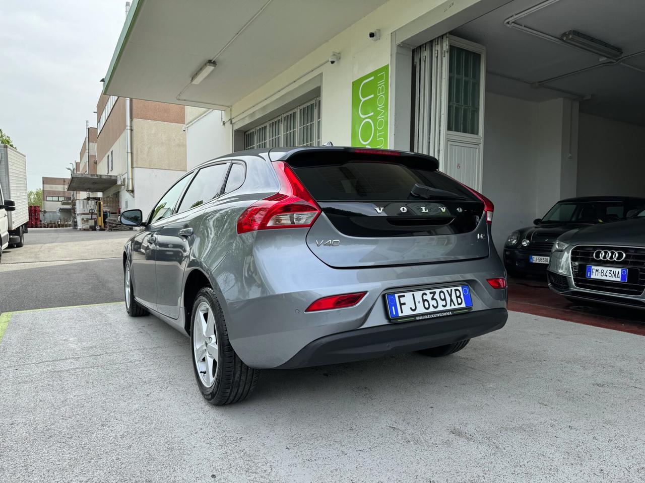 Volvo V40 2.0 d2 MOMENTUM BUSINESS GARANZIA 24MESI