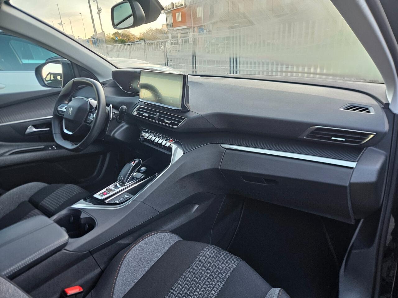 Peugeot 3008 BlueHDi 130 S&S EAT8 Business Pack