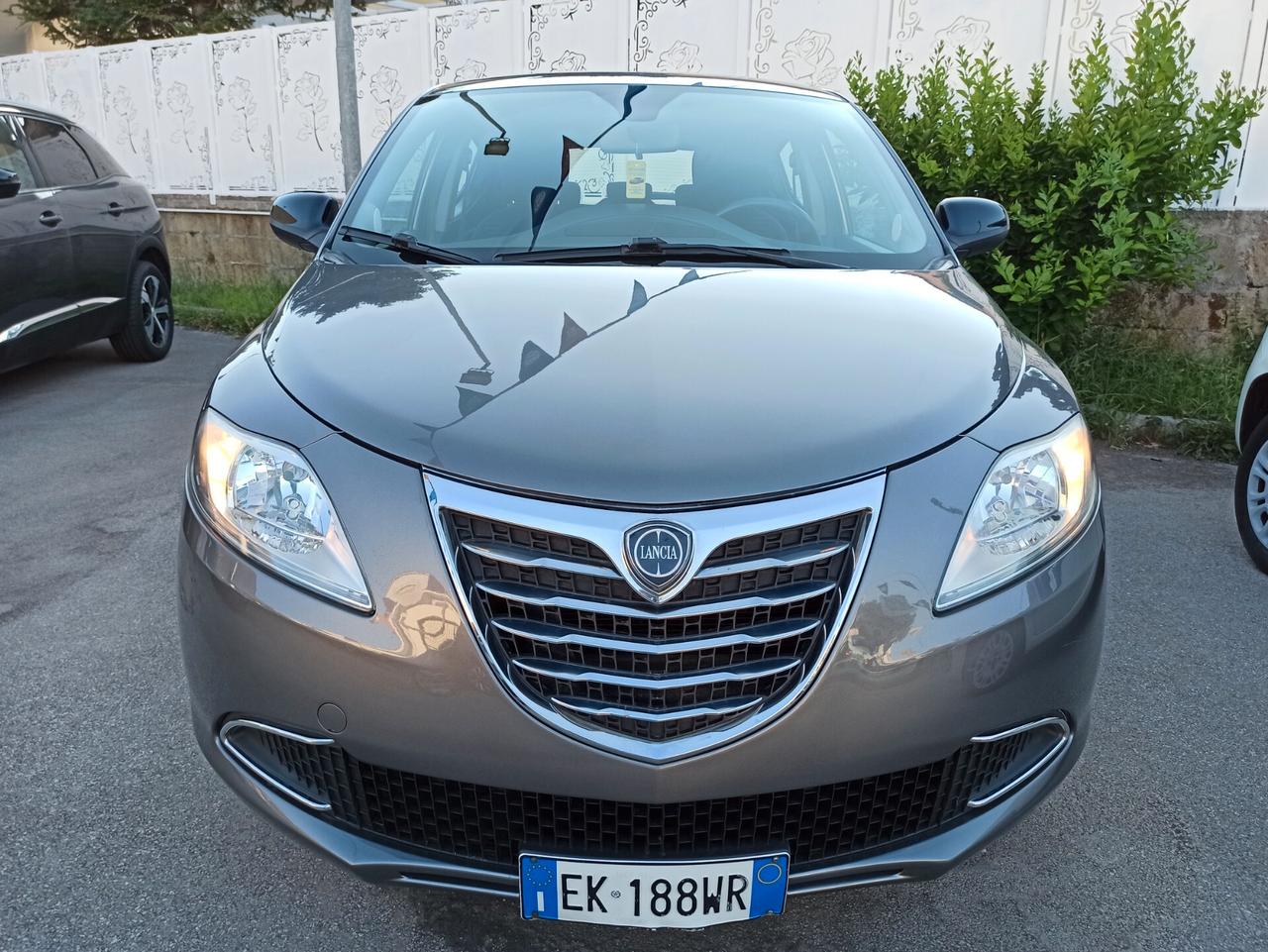 Lancia Ypsilon 1.2 69 CV 5 porte S&S Gold