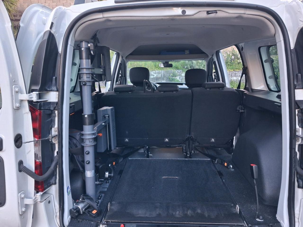 Dacia Dokker Pianale ribassato con rampa disabili in carrozzina