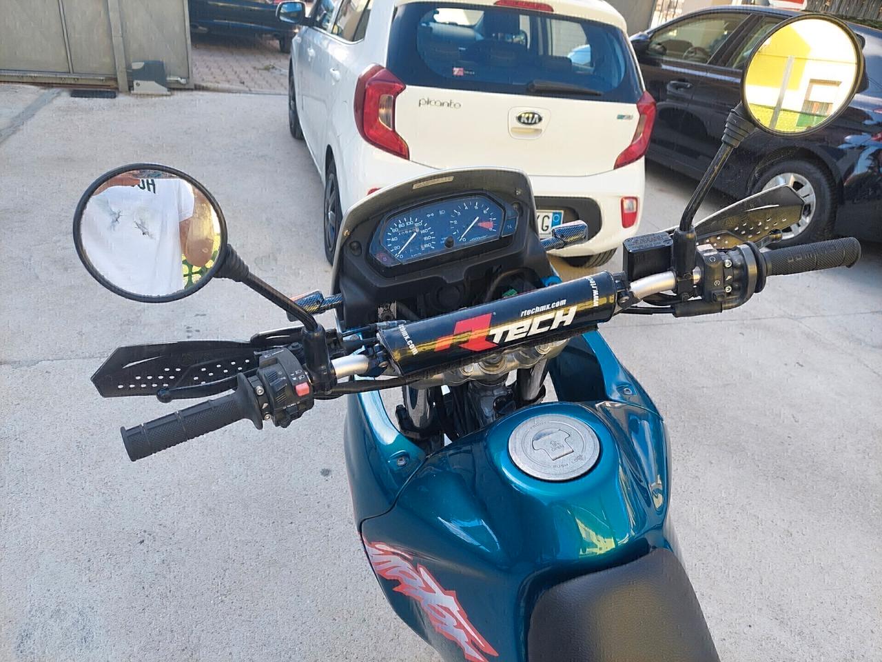 NX 650 DOMINATOR