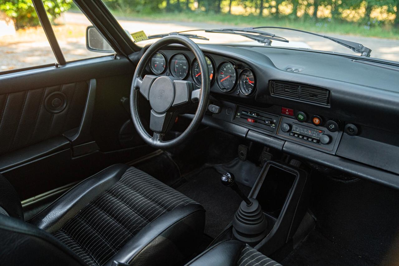 Porsche 911 SC - RDS01545