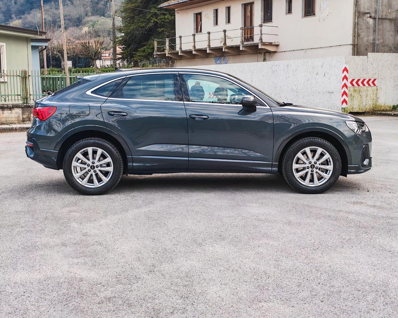 Audi Q3 SPB 45 TFSI e S tronic Business Plus