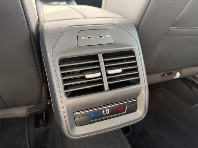 Volkswagen Passat Variant 1.5 TSI ACT DSG Business