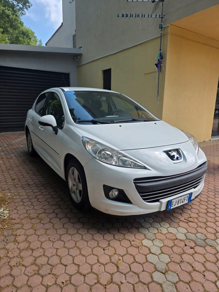 Peugeot 207 1.4 HDi 70CV 5p. Energie neopatentati
