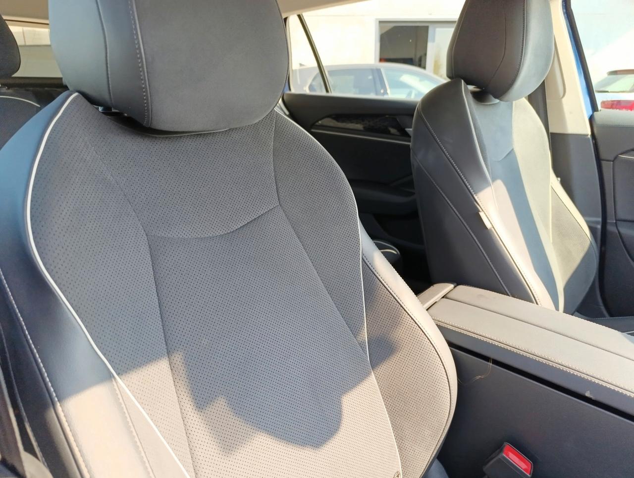 Volkswagen Passat 2.0 tdi scr R-Line 150cv dsg