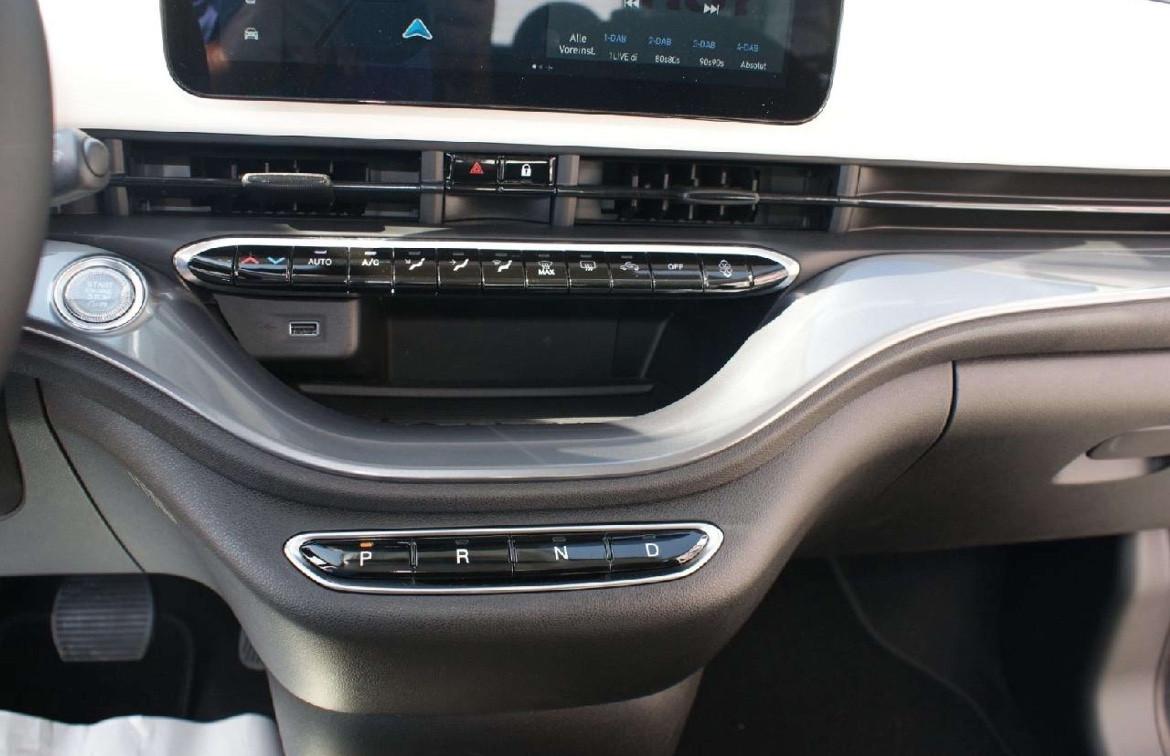 Fiat 500 500e Berlina 42 kWh La Prima