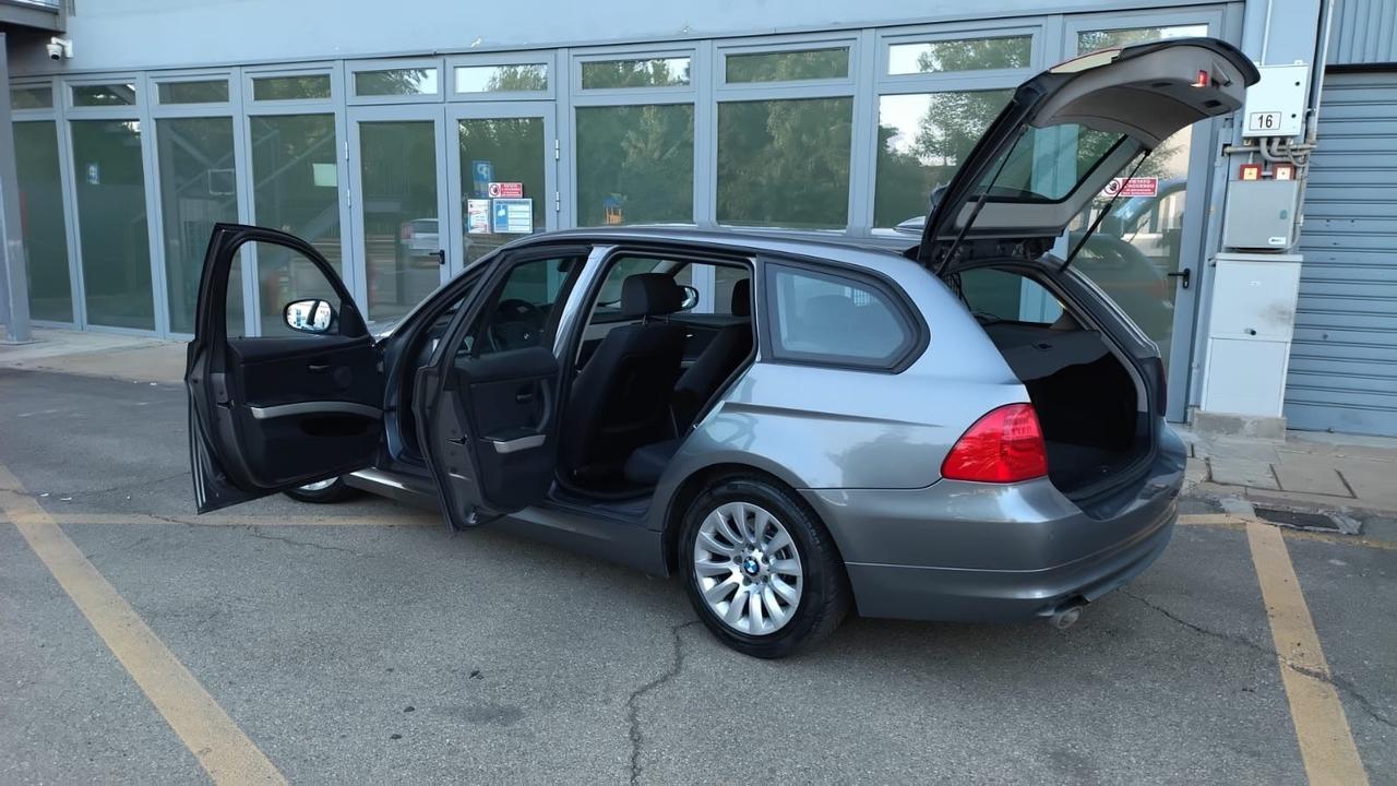 Bmw 320 320d cat Touring Attiva