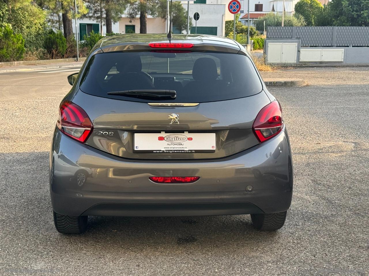 PEUGEOT 208 PureTech 82 S&S 5p. Signature