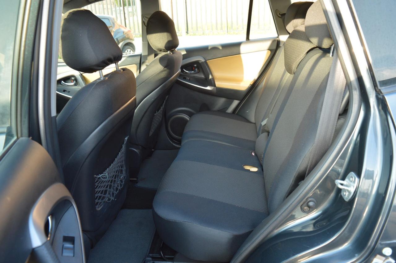 Toyota RAV 4 RAV4 2.2 D-4D 177 CV Luxury