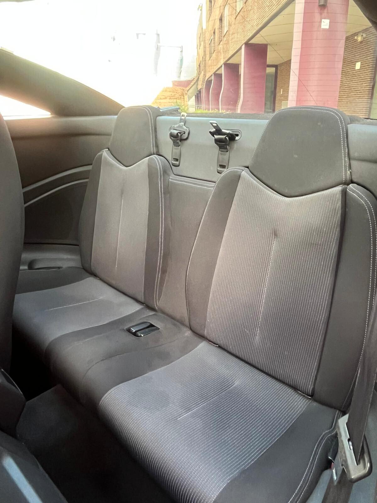 Peugeot RCZ 2.0 HDi 163CV Black Yearling