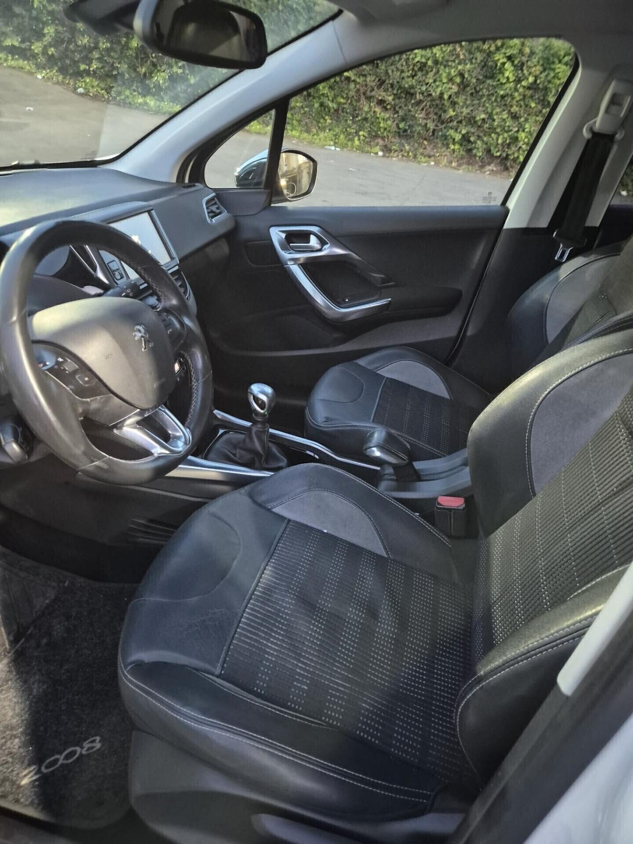Peugeot 2008 BlueHDi 100 S&S Allure