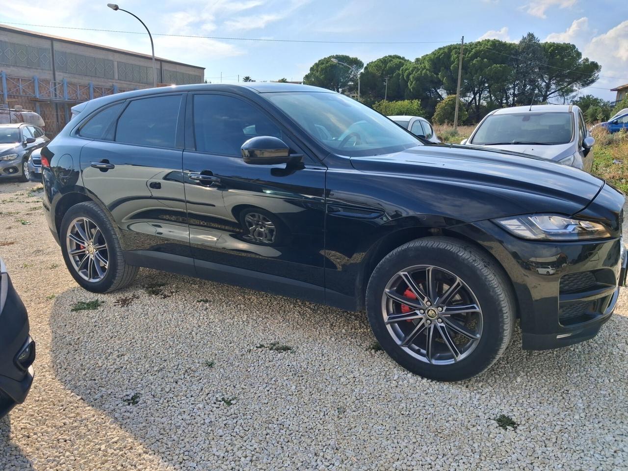 Jaguar F-Pace 2.0 D 180 CV R-Sport catena fatta tu