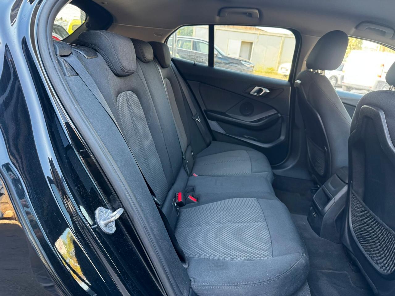 Bmw 116 116d 5p. Advantage