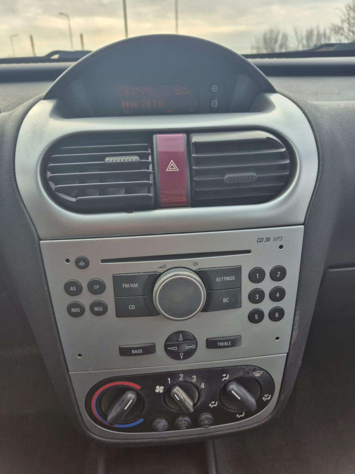 Opel Corsa 1.2i Twinport CAMBIO AUTOMATICO