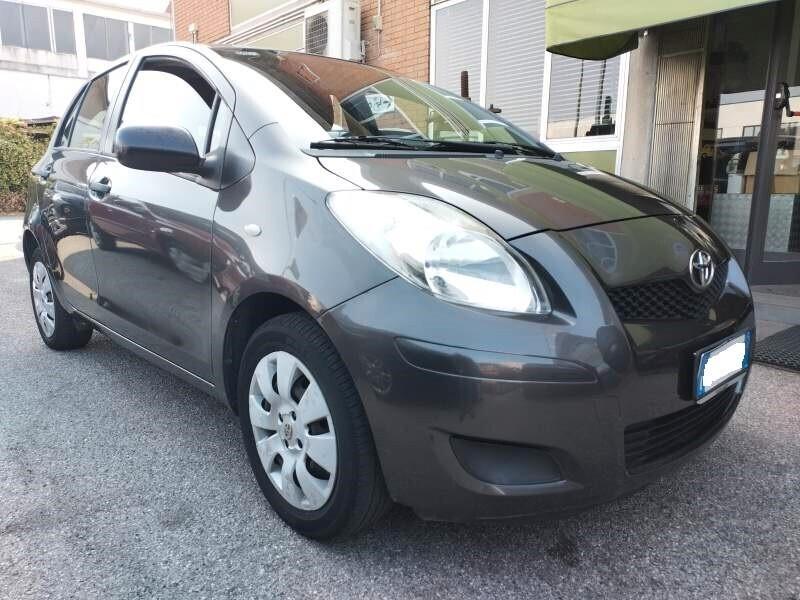 Toyota Yaris 1.0 5 porte Sol