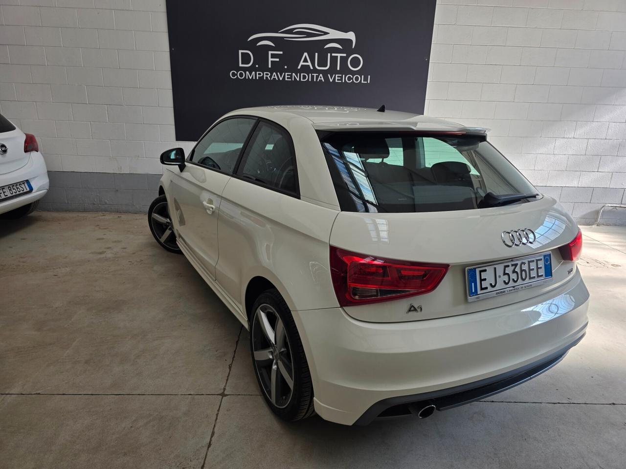 Audi A1 1.6 TDI 105 CV S-LINE NEOPATENTATI