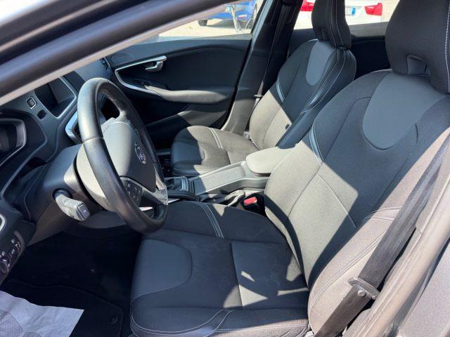 VOLVO V40 D3 Momentum