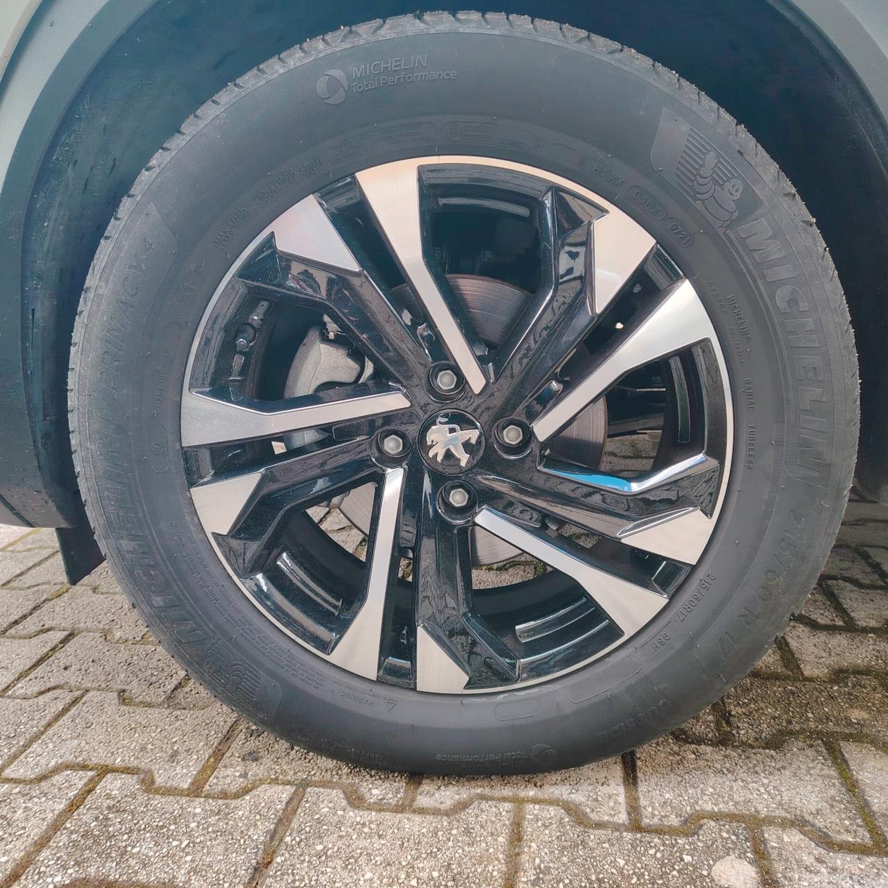 Peugeot 2008 PureTech 130 S&S GT-LINE