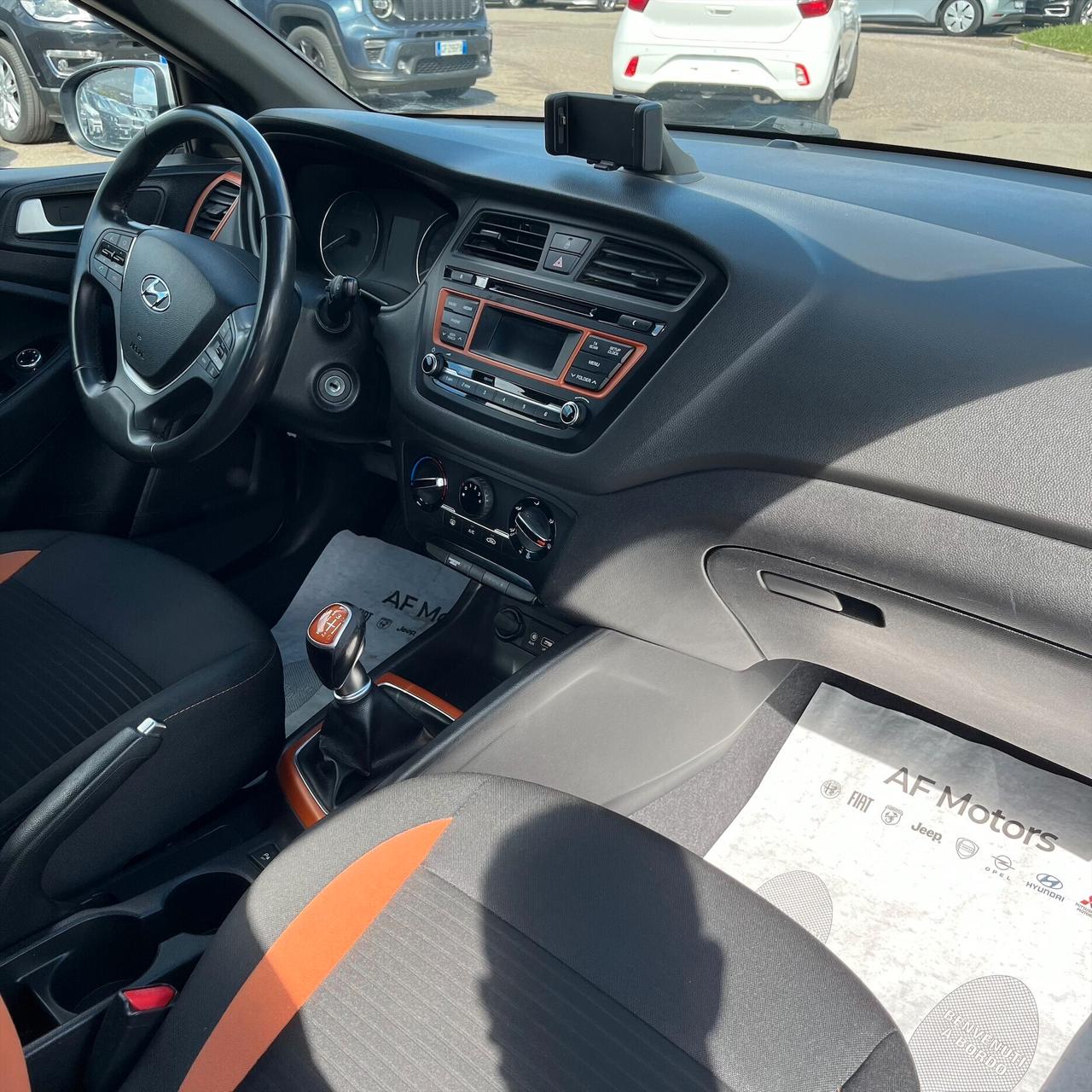 Hyundai i20 Coupé 1.4 CRDi 3 porte Login