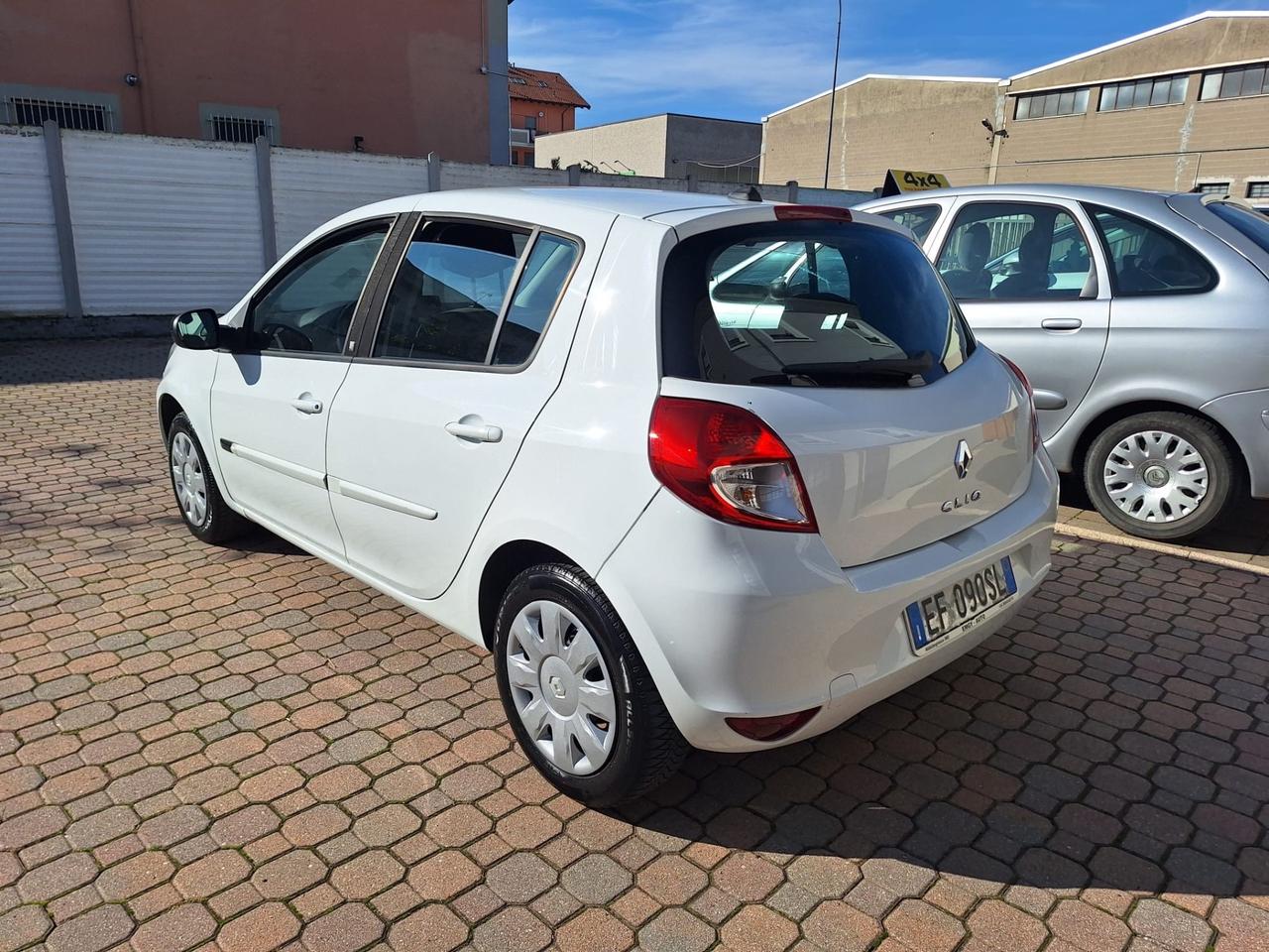 Renault Clio 1.2 16V 5 porte Dynamique