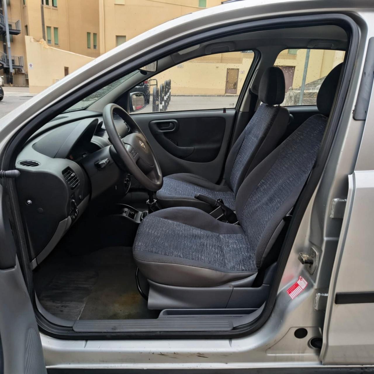 Opel Corsa 1.2i 16V cat 5 porte