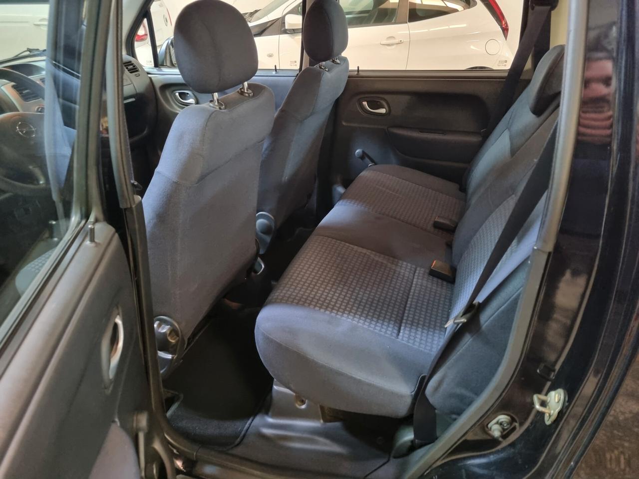 Opel Agila 1.2 16V Club