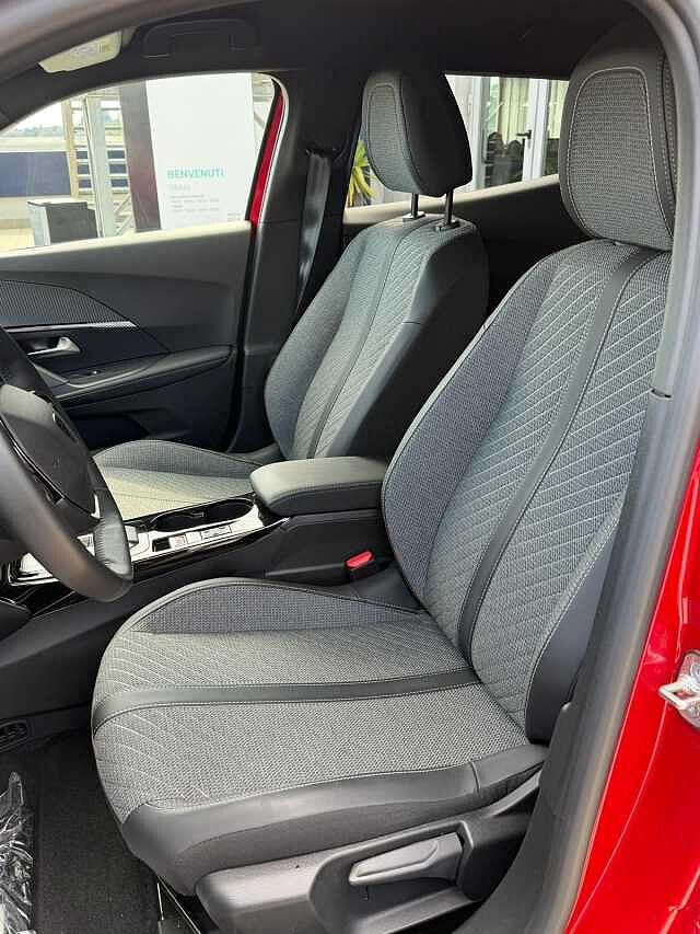 Peugeot 2008 Hybrid 145 e-DCS6 Allure