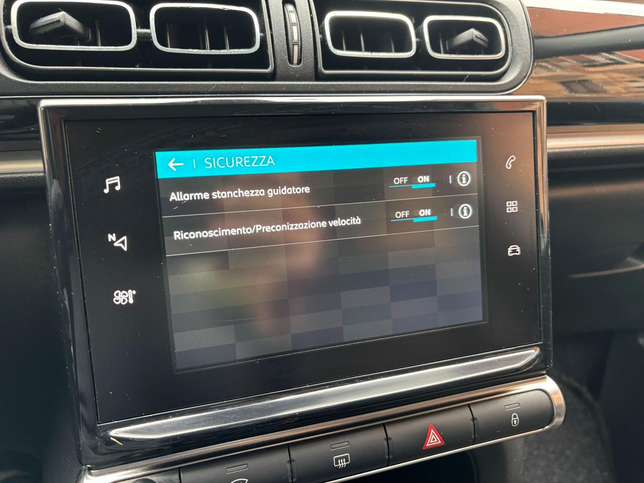 Citroen C3 PureTech 82 Shine DISTRIBUZIONE NUOVA