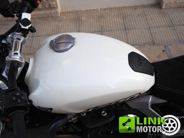 TRIUMPH Speed Twin 1200