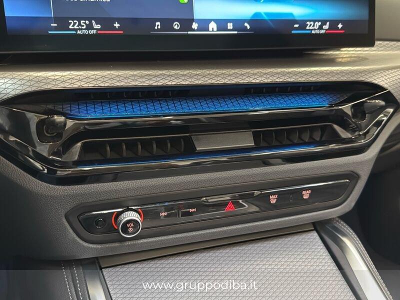 BMW Serie 4 G23 LCI 2024 Cabrio 420d Cabrio mhev 48V MSport auto