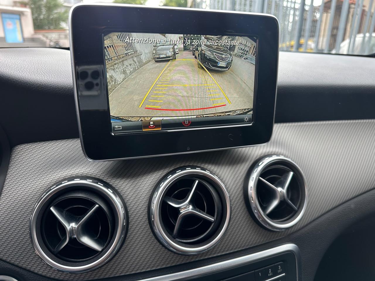 Mercedes-benz GLA 180 d Business