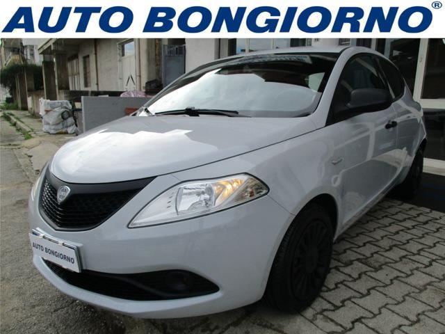 LANCIA Ypsilon 1.0 5 porte Hybrid Silver