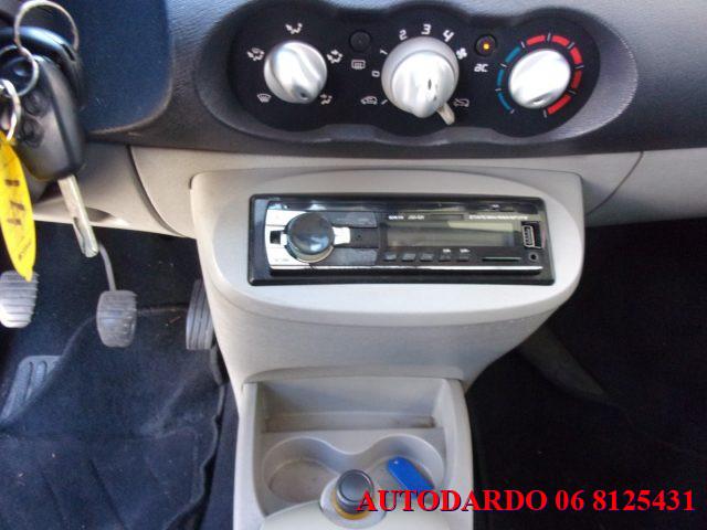 RENAULT Twingo 1.2 16V Quickshift Initiale