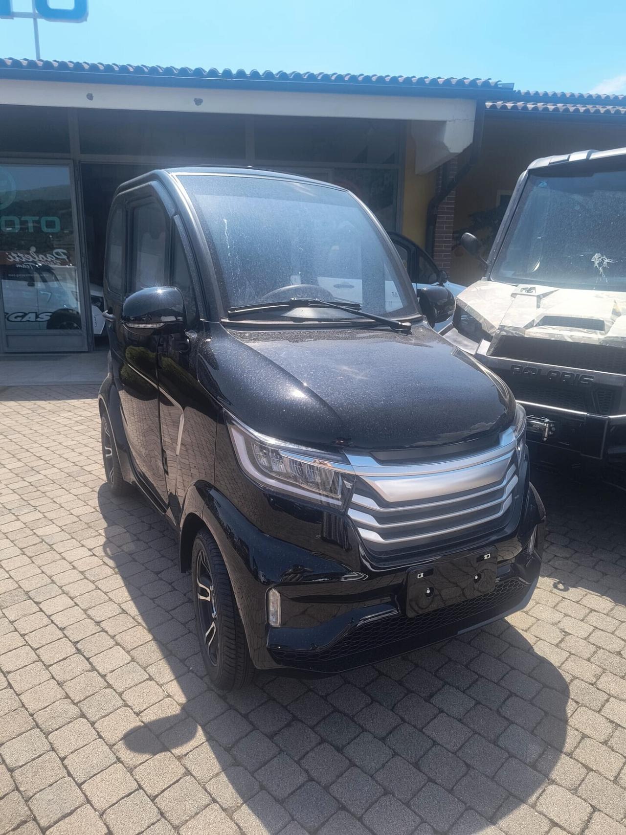 MINI AUTO DISABILI SCOOTER CABINATO ANZIANI