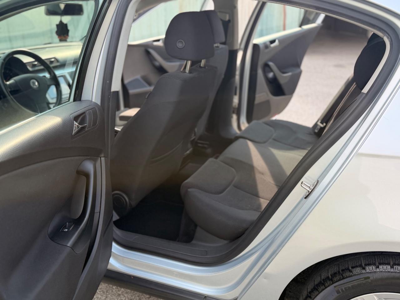 Volkswagen Passat 2.0 TDI DPF Comfortline