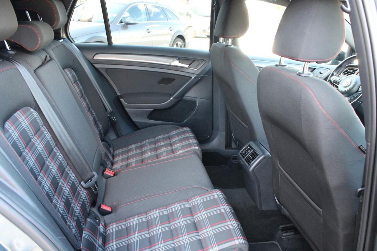 Volkswagen Golf GTI 5p 2.0 tsi dsg TUTTI TAGLIANDI DOCUMENTATI