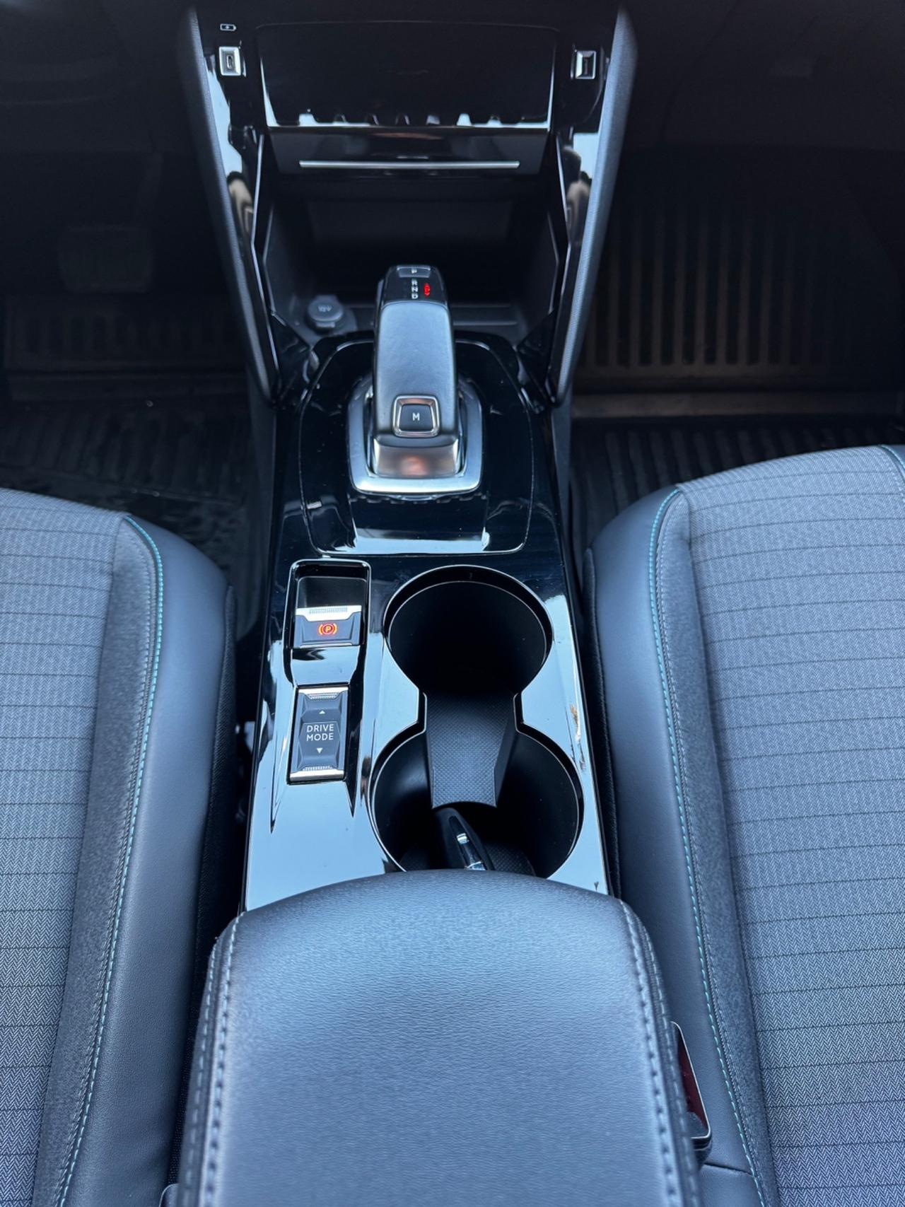 Peugeot 2008 BlueHDi 130 S&S EAT8 GT